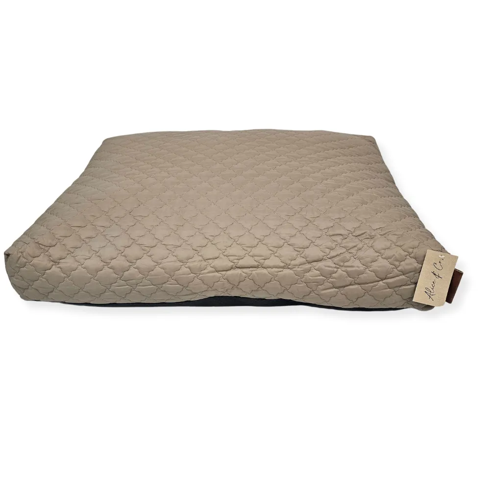 Alice & Co - Lottie Brown - Cushion