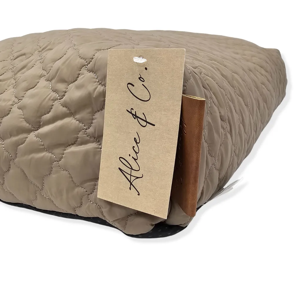 Alice & Co - Lottie Brown - Cushion