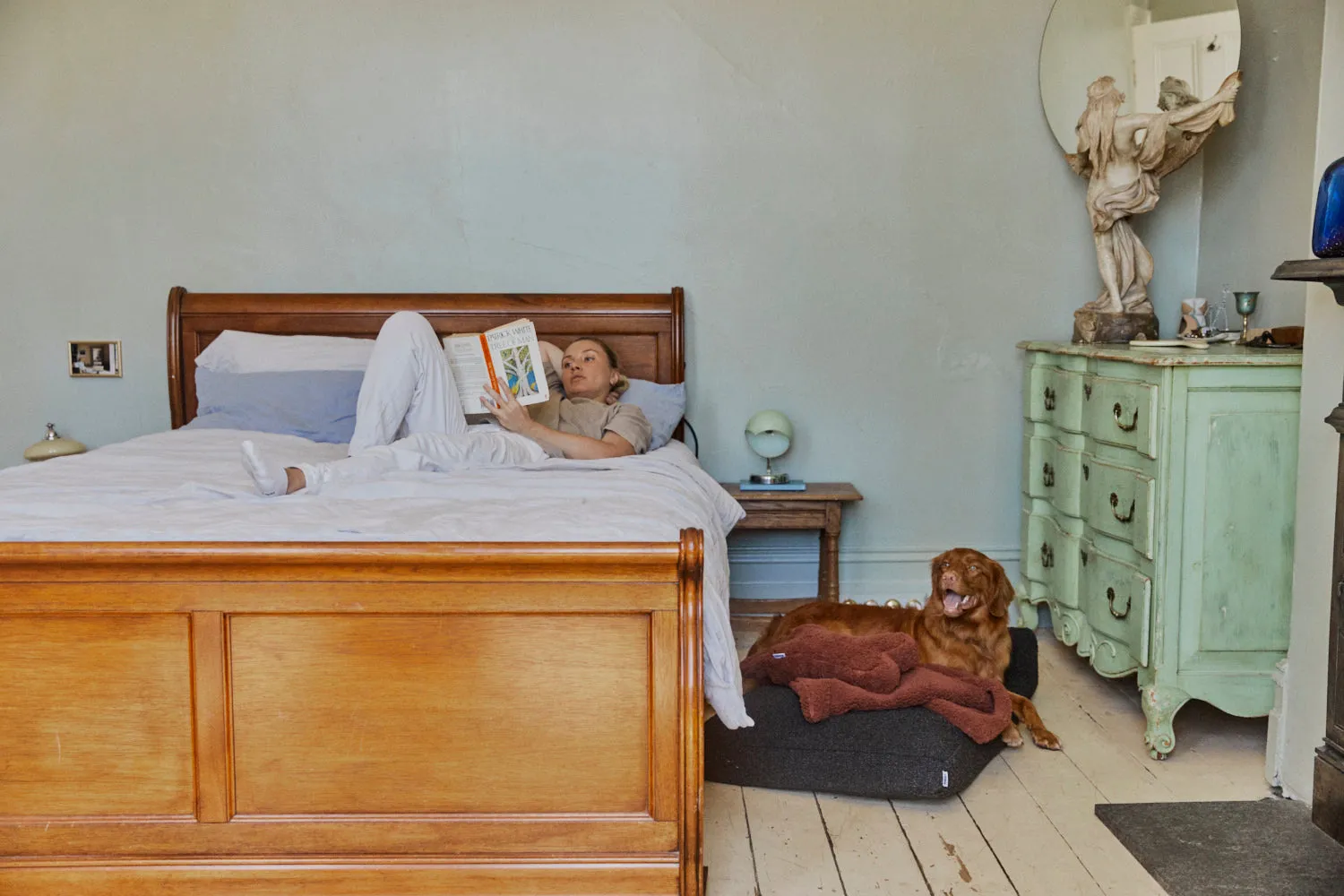 Boucle Pet Bed - Raven