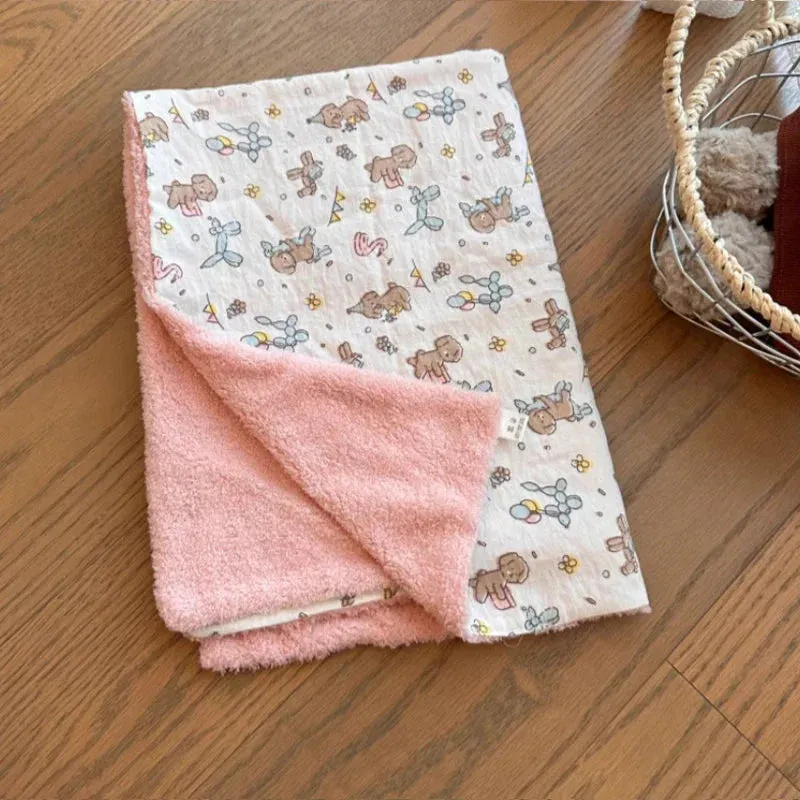 Cozy Coral Fleece Dog Blanket - Perfect for All Seasons